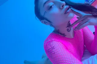 sexy petite spinner that loves... - Image 2