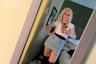 💋HOTTT BLONDE PARTY GIRL 💜 Her... - Image 3