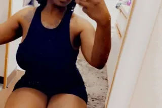 PORTLANDS TOP busty ebony MASS... - Image 1